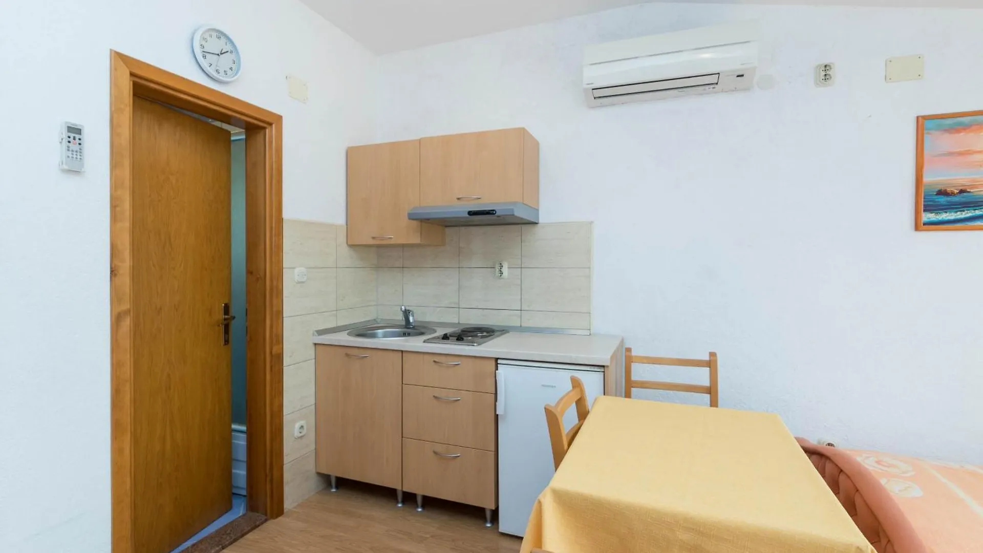 Apartments Cipetic Kastela 0*,