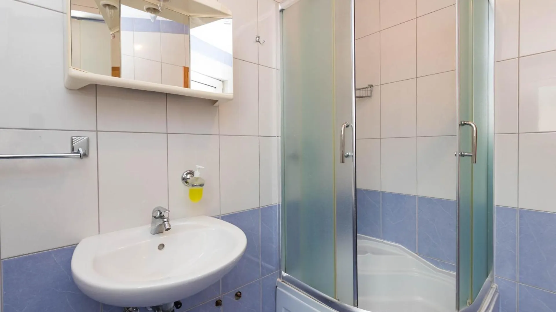 Apartments Cipetic Kastela 0*,  Hırvatistan