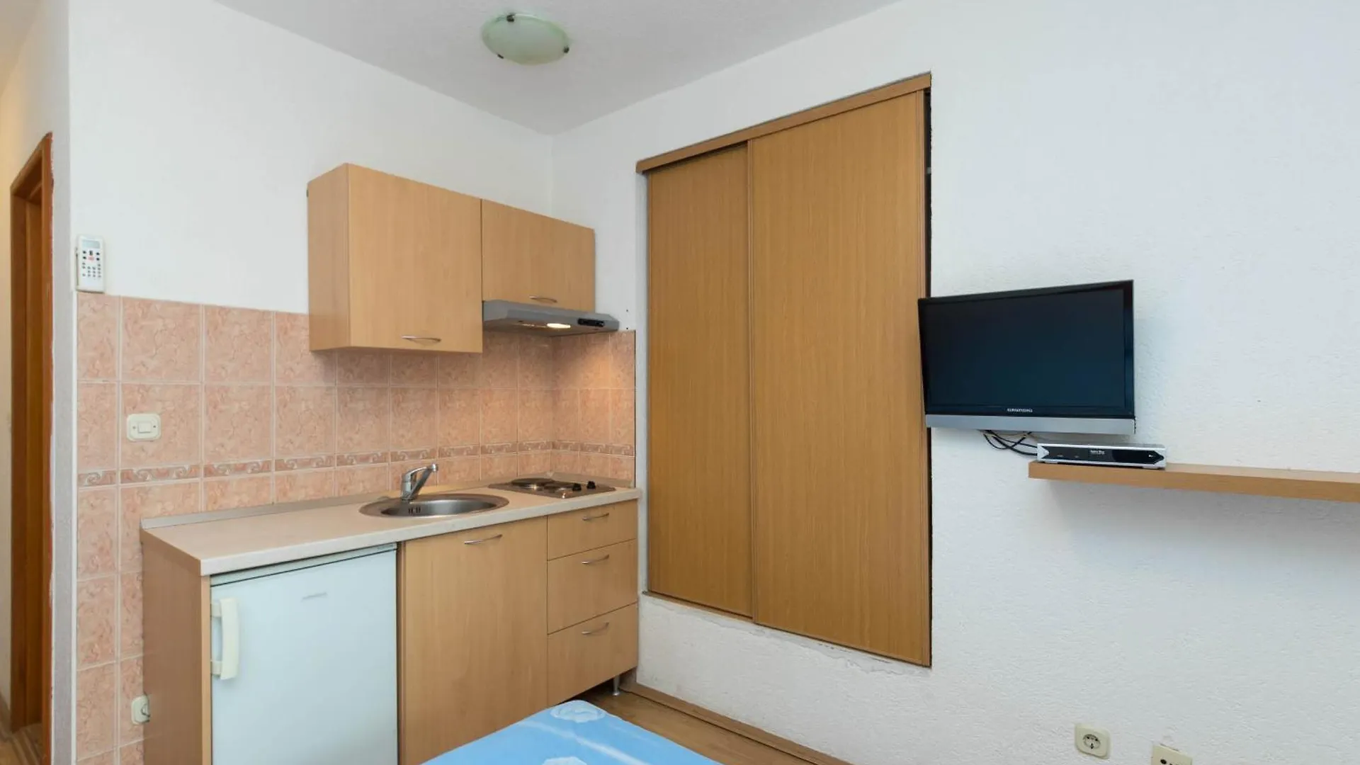 Apartments Cipetic Kastela 0*,  Hırvatistan